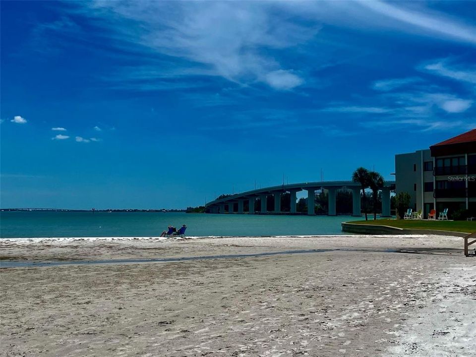 For Sale: $435,000 (2 beds, 2 baths, 1310 Square Feet)