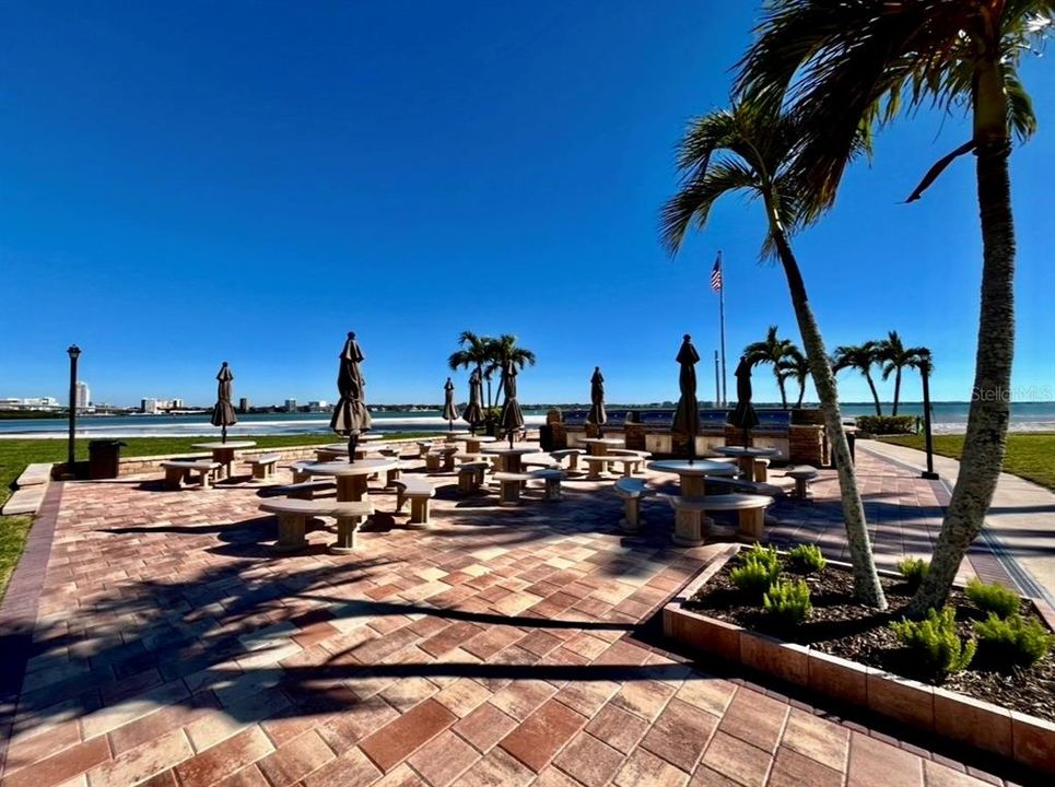 For Sale: $435,000 (2 beds, 2 baths, 1310 Square Feet)
