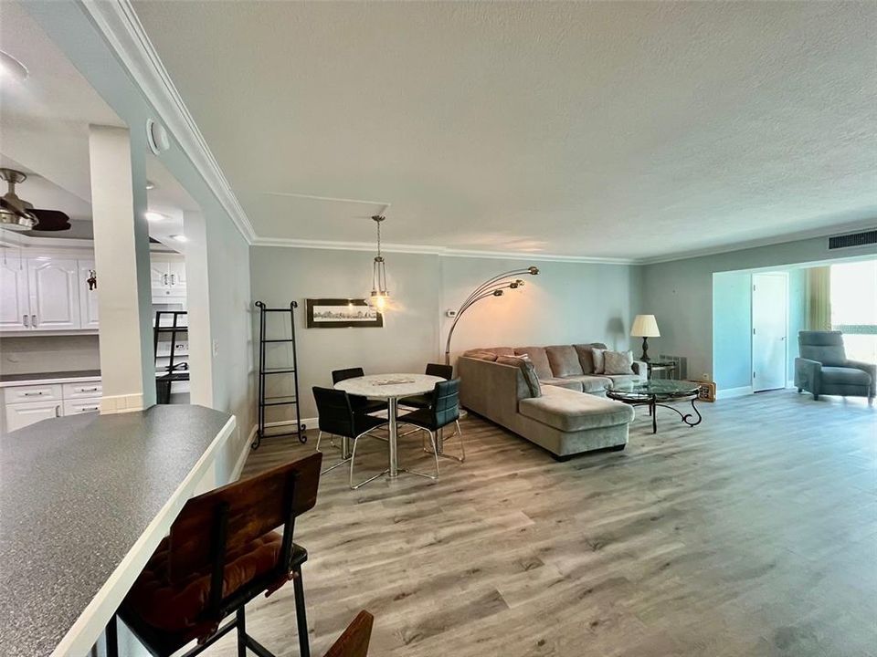 For Sale: $435,000 (2 beds, 2 baths, 1310 Square Feet)