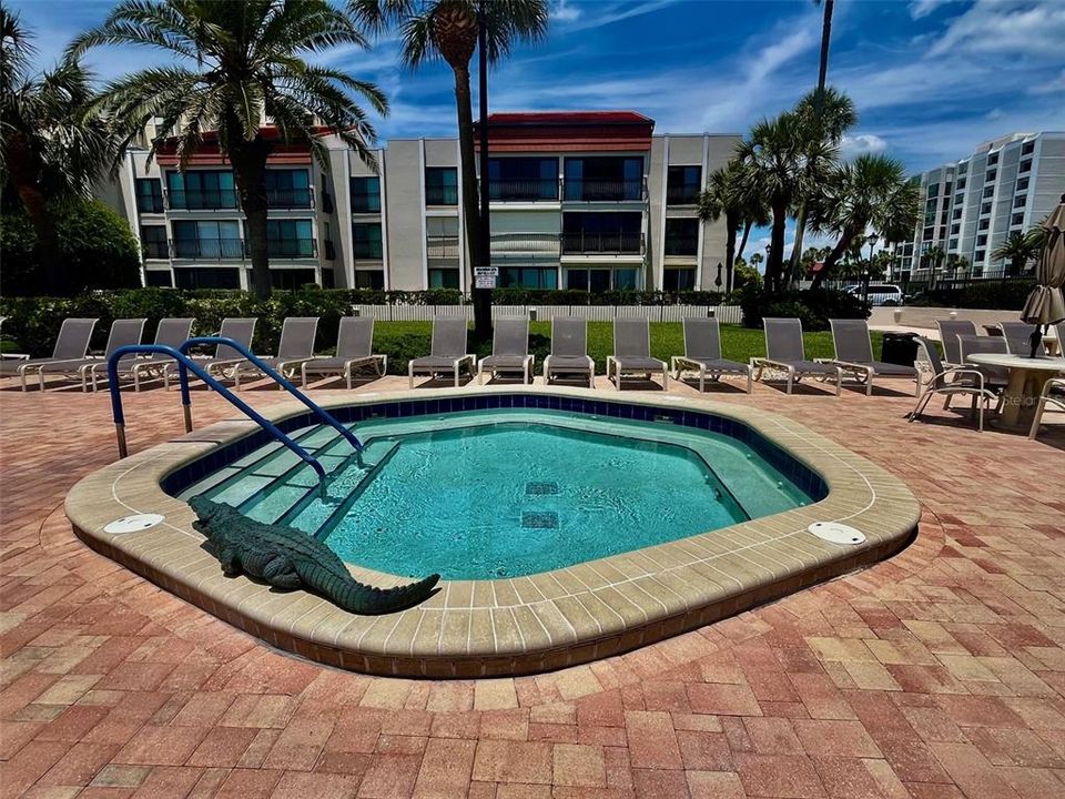 For Sale: $435,000 (2 beds, 2 baths, 1310 Square Feet)