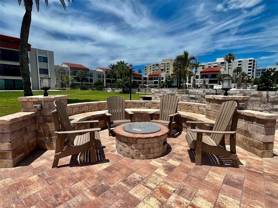 For Sale: $435,000 (2 beds, 2 baths, 1310 Square Feet)