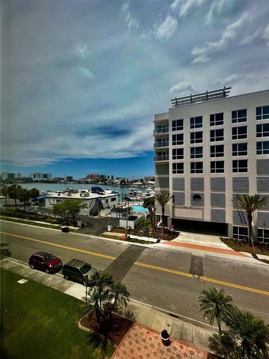 For Sale: $435,000 (2 beds, 2 baths, 1310 Square Feet)