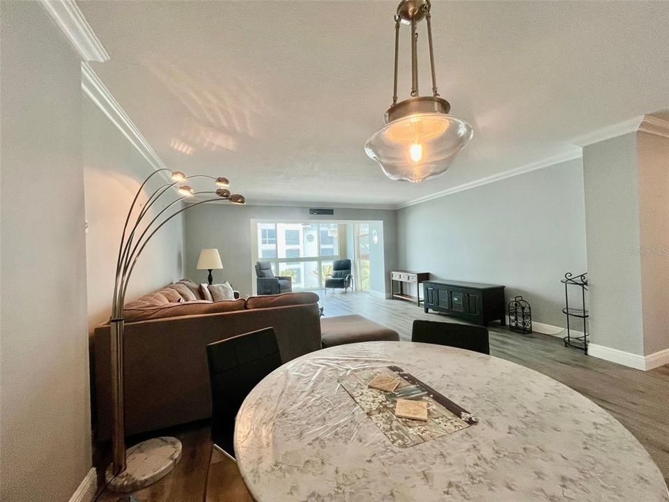For Sale: $435,000 (2 beds, 2 baths, 1310 Square Feet)