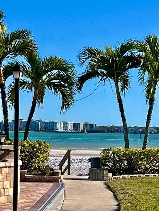 For Sale: $435,000 (2 beds, 2 baths, 1310 Square Feet)