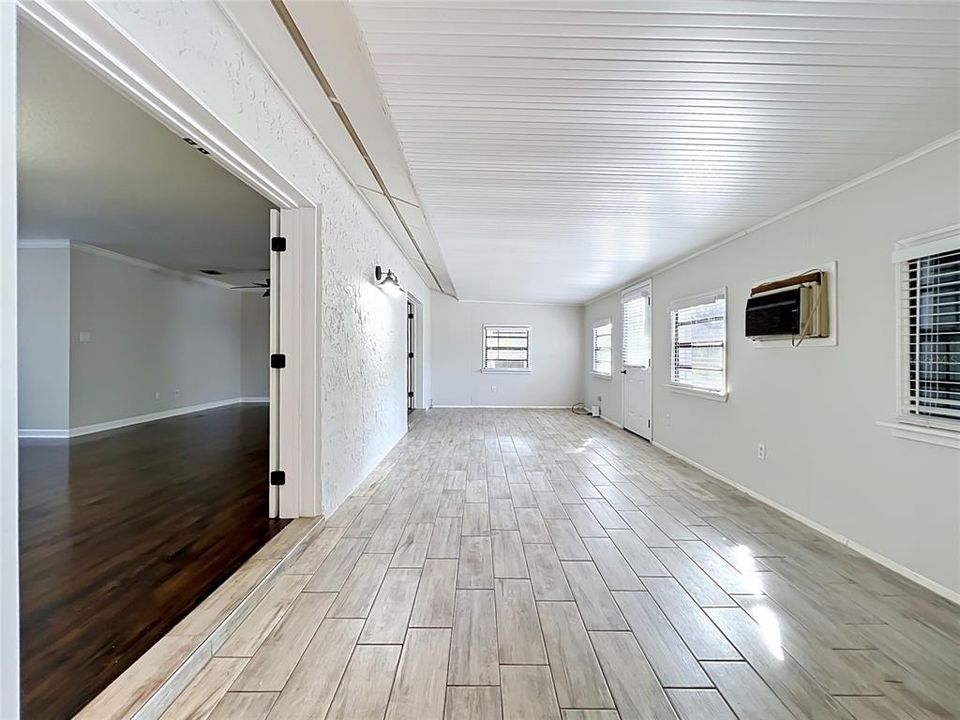 Под контрактом: $395,000 (3 спален, 2 ванн, 1784 Квадратных фут)