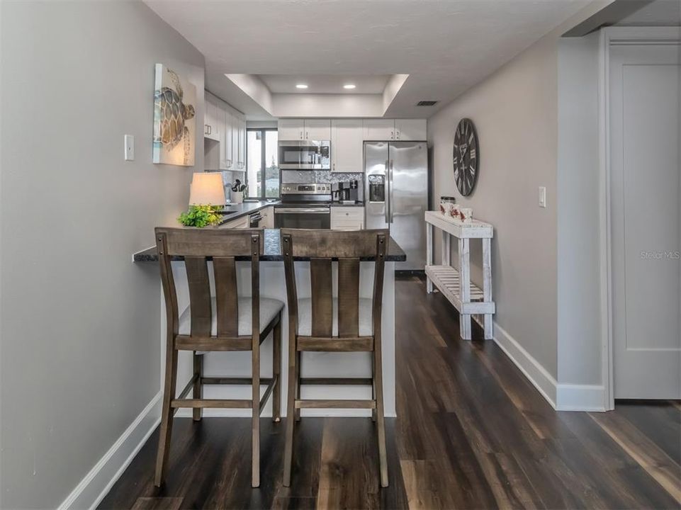 For Sale: $600,000 (2 beds, 2 baths, 1075 Square Feet)