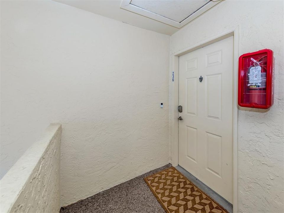 For Sale: $600,000 (2 beds, 2 baths, 1075 Square Feet)