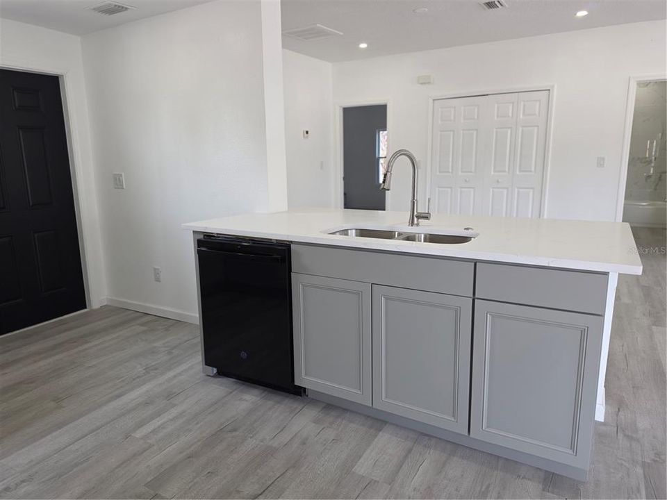 For Sale: $245,000 (3 beds, 2 baths, 1232 Square Feet)