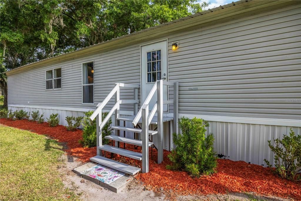 Под контрактом: $160,000 (2 спален, 2 ванн, 1024 Квадратных фут)