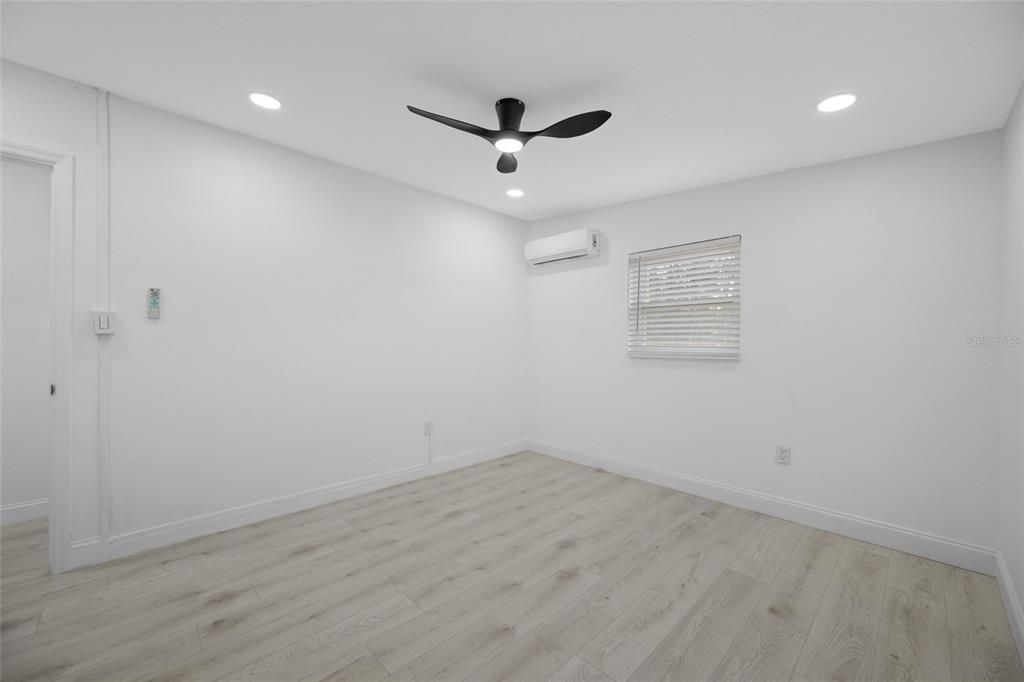 Activo con contrato: $235,000 (2 camas, 1 baños, 852 Pies cuadrados)
