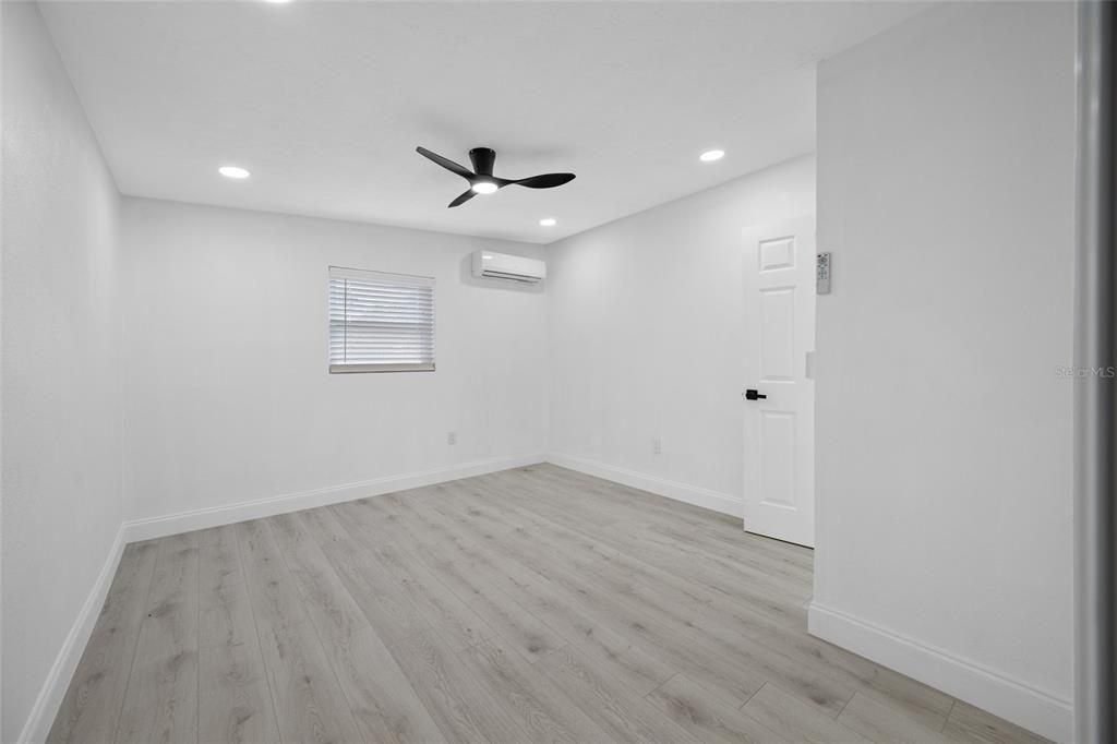 Activo con contrato: $235,000 (2 camas, 1 baños, 852 Pies cuadrados)
