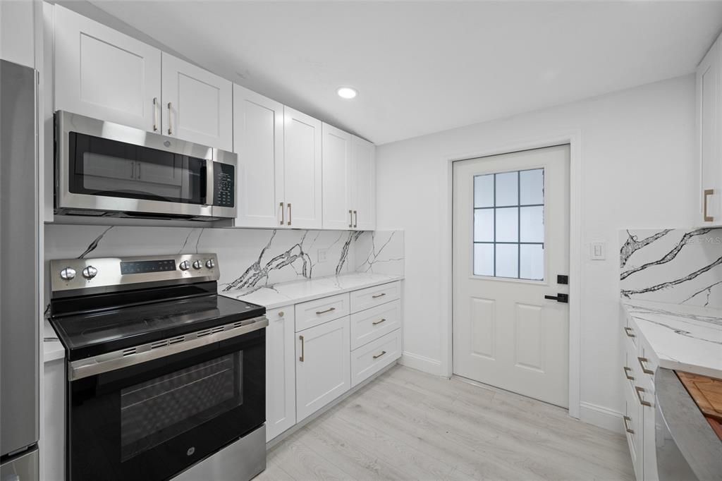 Activo con contrato: $235,000 (2 camas, 1 baños, 852 Pies cuadrados)