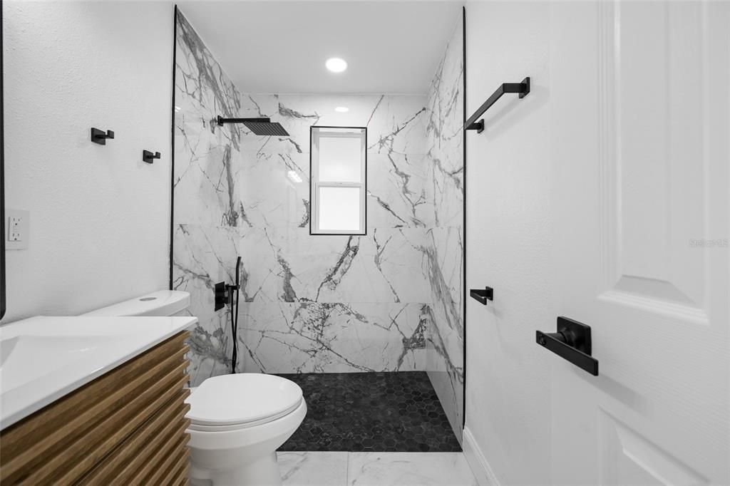 Activo con contrato: $235,000 (2 camas, 1 baños, 852 Pies cuadrados)