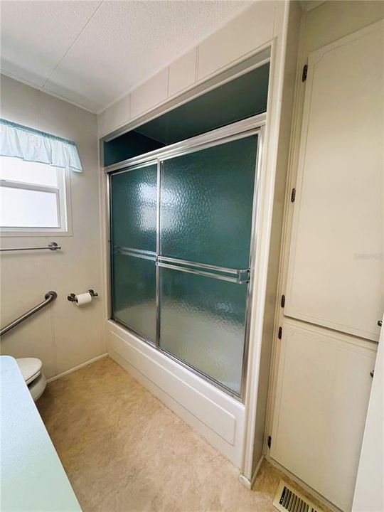 For Sale: $124,000 (2 beds, 2 baths, 1312 Square Feet)
