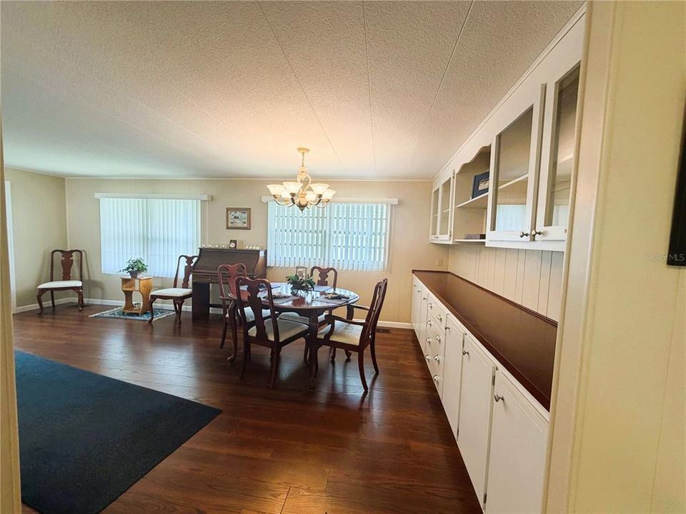For Sale: $124,000 (2 beds, 2 baths, 1312 Square Feet)