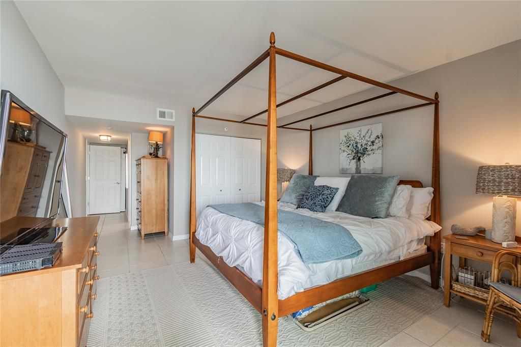 For Rent: $8,000 (3 beds, 2 baths, 1455 Square Feet)