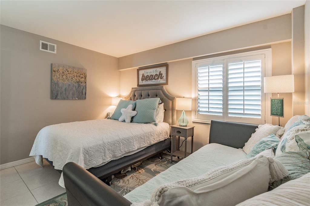 For Rent: $8,000 (3 beds, 2 baths, 1455 Square Feet)