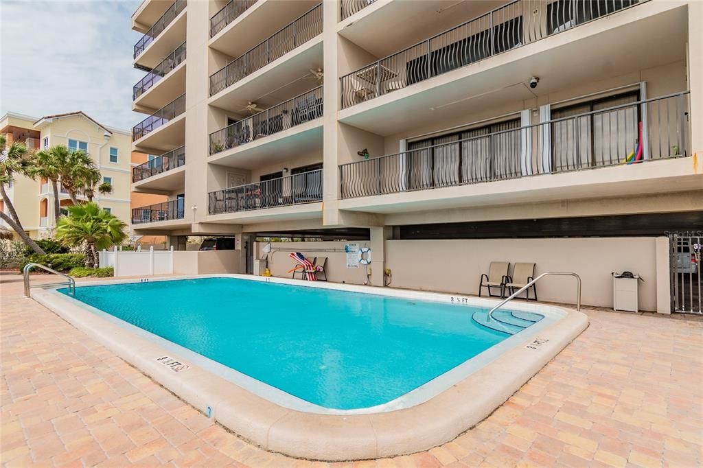For Rent: $8,000 (3 beds, 2 baths, 1455 Square Feet)
