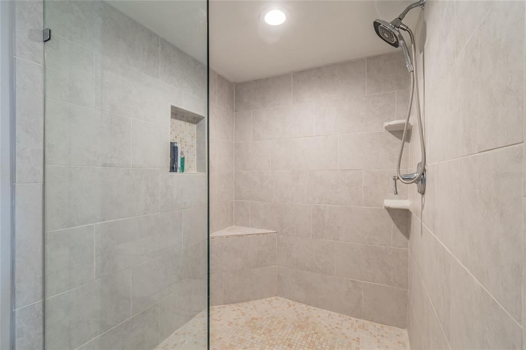 For Rent: $8,000 (3 beds, 2 baths, 1455 Square Feet)