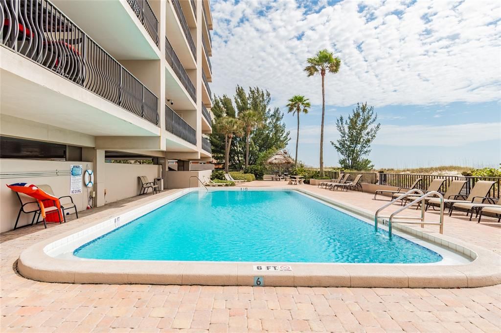 For Rent: $8,000 (3 beds, 2 baths, 1455 Square Feet)