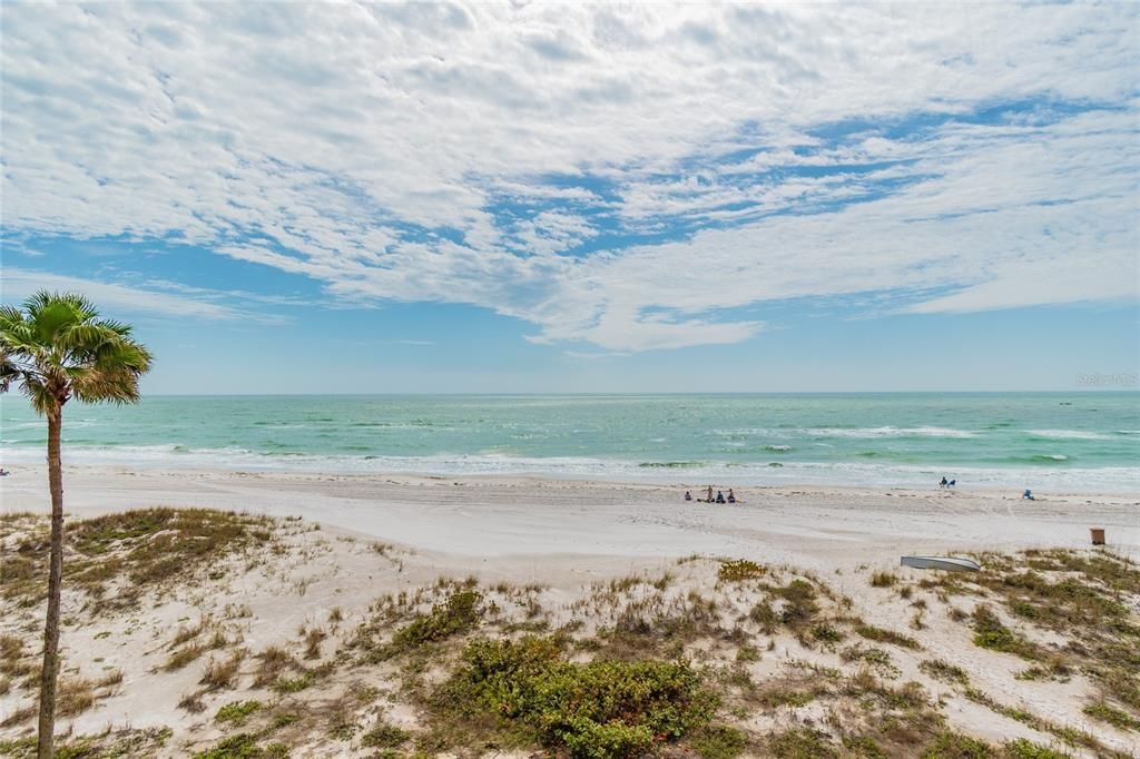 For Rent: $8,000 (3 beds, 2 baths, 1455 Square Feet)