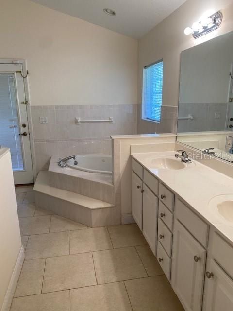En Venta: $389,900 (3 camas, 2 baños, 2033 Pies cuadrados)