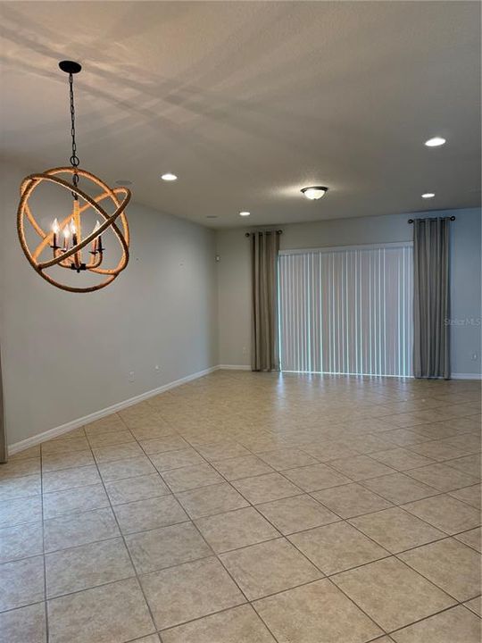 For Rent: $2,750 (4 beds, 3 baths, 1990 Square Feet)
