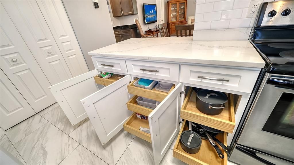 Activo con contrato: $249,900 (2 camas, 2 baños, 1068 Pies cuadrados)