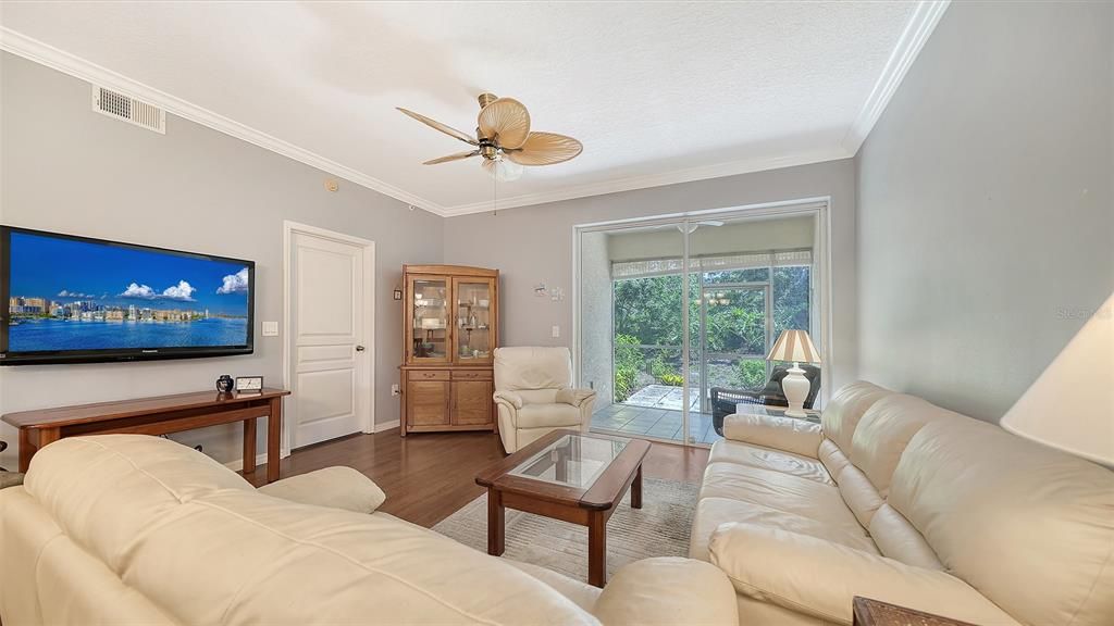 Activo con contrato: $249,900 (2 camas, 2 baños, 1068 Pies cuadrados)