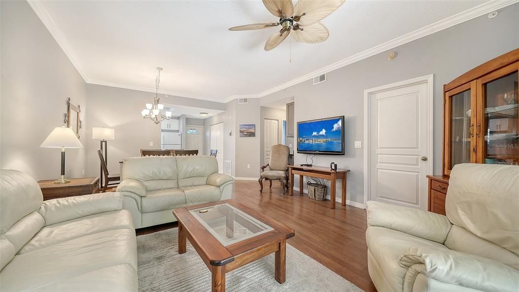 Activo con contrato: $249,900 (2 camas, 2 baños, 1068 Pies cuadrados)