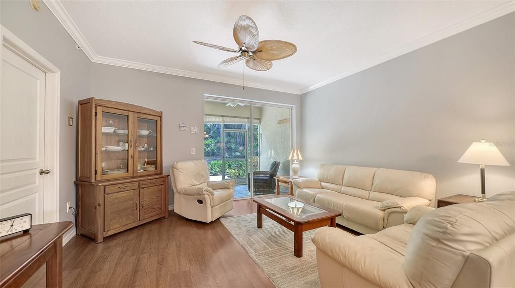 Activo con contrato: $249,900 (2 camas, 2 baños, 1068 Pies cuadrados)
