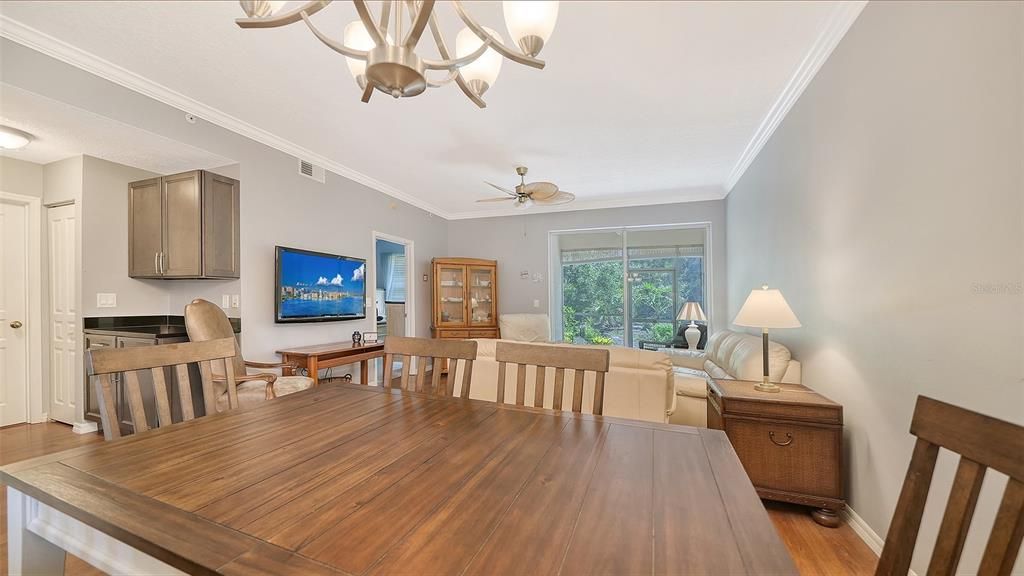Activo con contrato: $249,900 (2 camas, 2 baños, 1068 Pies cuadrados)