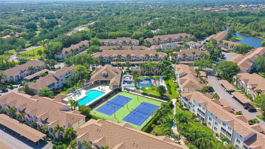 Activo con contrato: $249,900 (2 camas, 2 baños, 1068 Pies cuadrados)