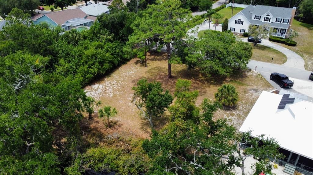 На продажу: $295,000 (0.32 acres)