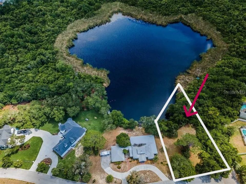 На продажу: $295,000 (0.32 acres)