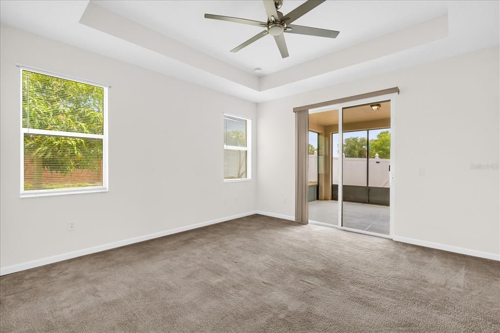 Activo con contrato: $385,000 (3 camas, 2 baños, 2056 Pies cuadrados)