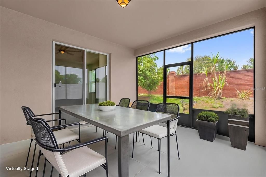 Activo con contrato: $385,000 (3 camas, 2 baños, 2056 Pies cuadrados)