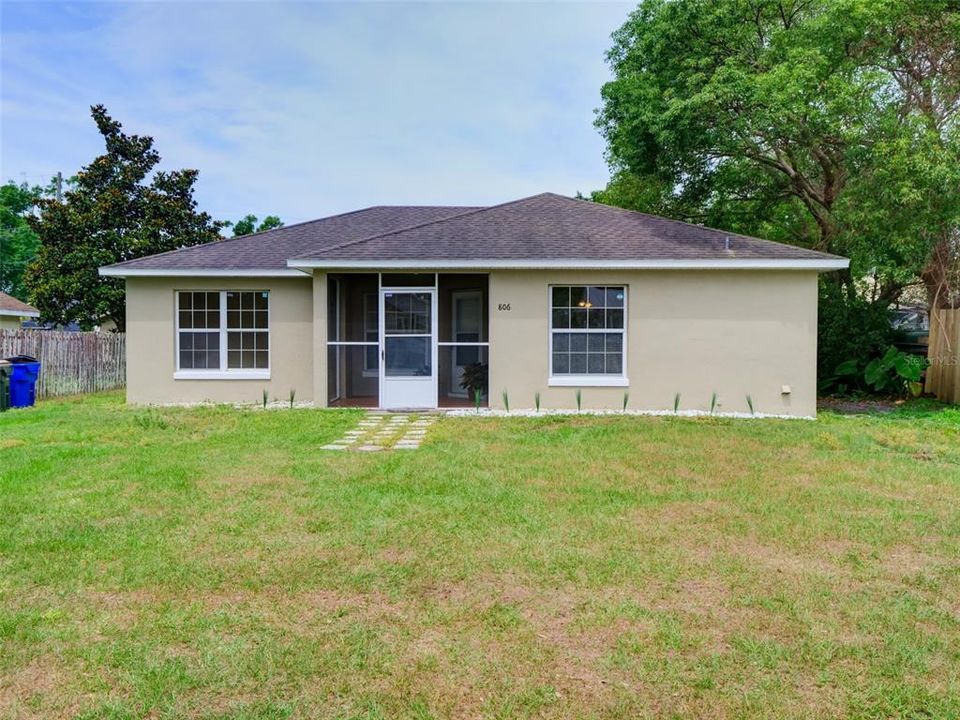 Activo con contrato: $325,000 (3 camas, 2 baños, 1234 Pies cuadrados)