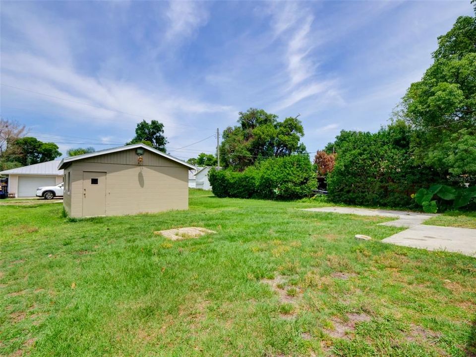 Activo con contrato: $325,000 (3 camas, 2 baños, 1234 Pies cuadrados)