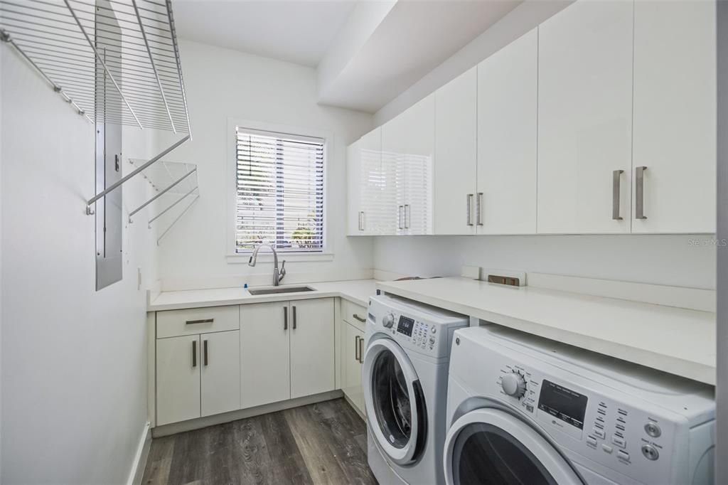 Active With Contract: $1,300,000 (4 beds, 3 baths, 3136 Square Feet)