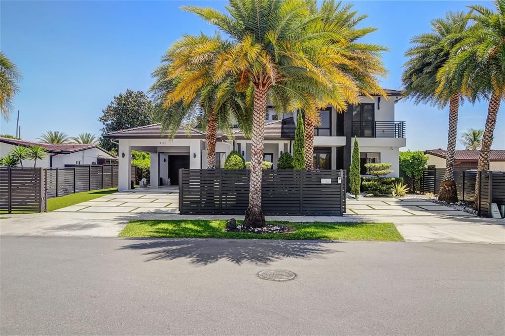Active With Contract: $1,300,000 (4 beds, 3 baths, 3136 Square Feet)