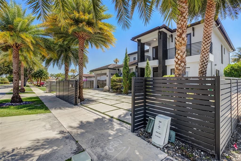 Active With Contract: $1,300,000 (4 beds, 3 baths, 3136 Square Feet)