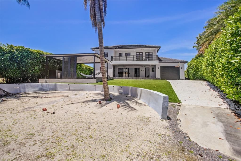 Active With Contract: $1,300,000 (4 beds, 3 baths, 3136 Square Feet)