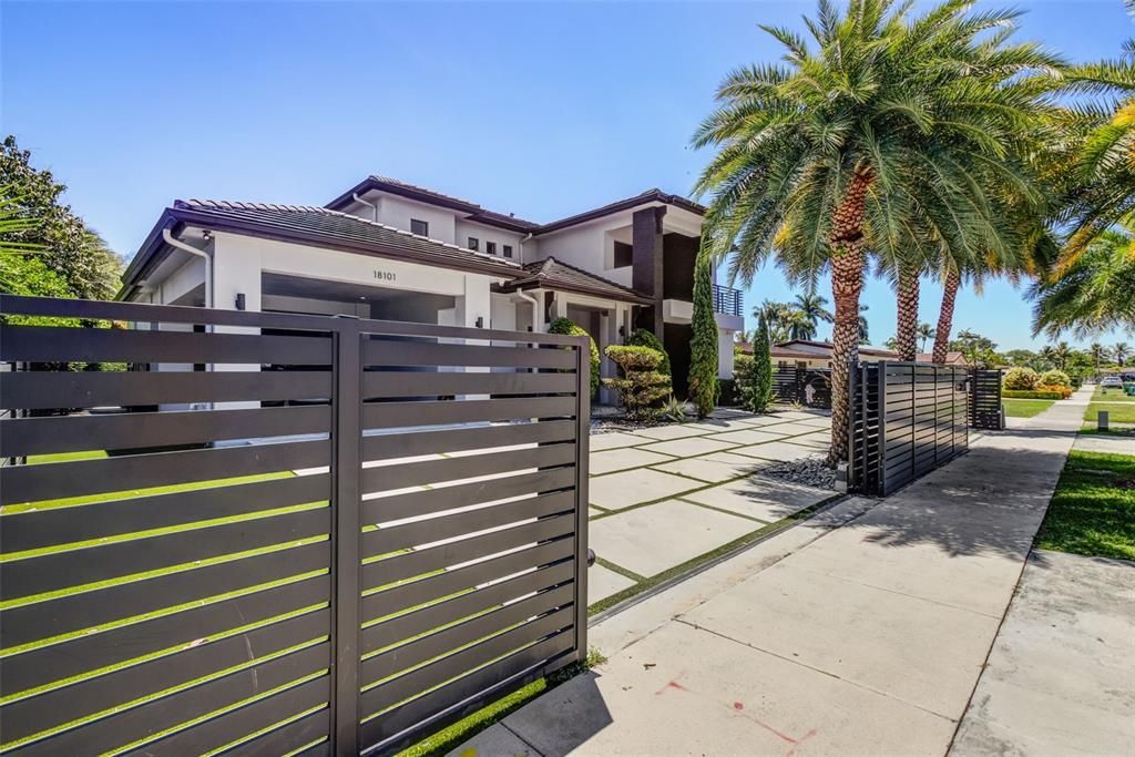 Active With Contract: $1,300,000 (4 beds, 3 baths, 3136 Square Feet)