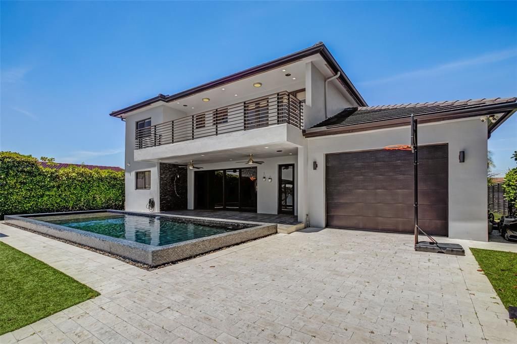 Active With Contract: $1,300,000 (4 beds, 3 baths, 3136 Square Feet)