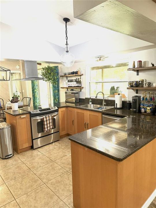 На продажу: $499,000 (3 спален, 2 ванн, 1831 Квадратных фут)