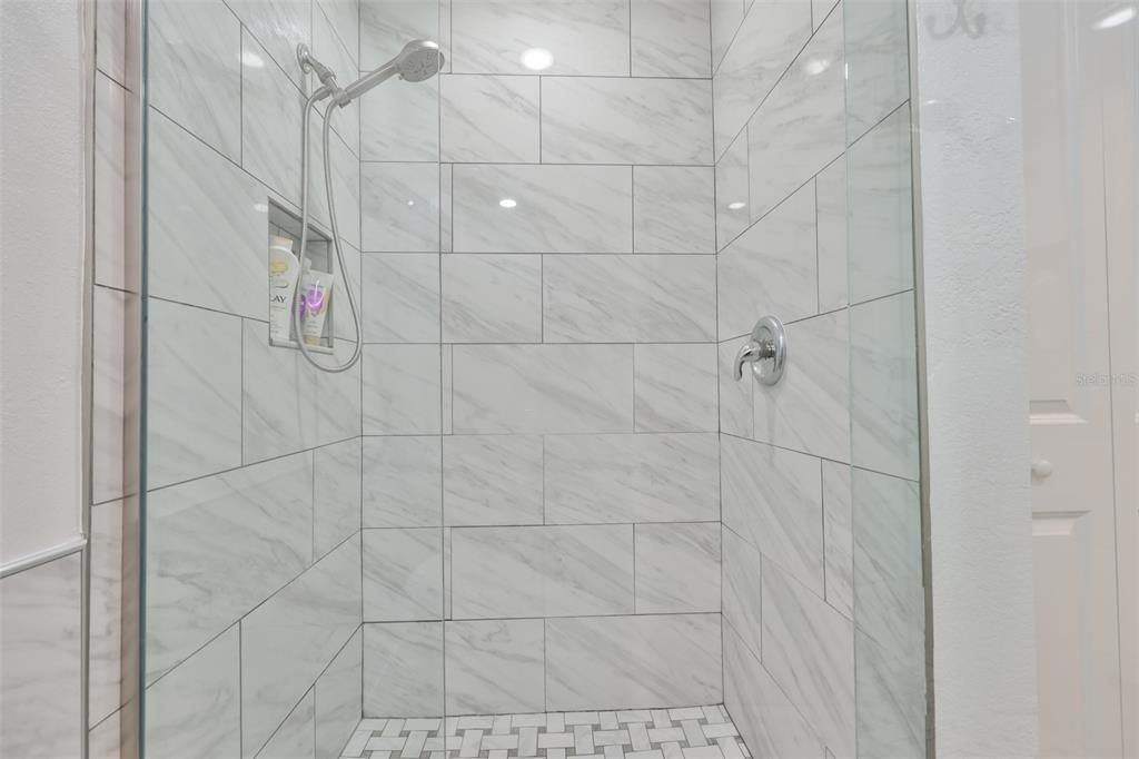 На продажу: $544,900 (2 спален, 2 ванн, 1650 Квадратных фут)