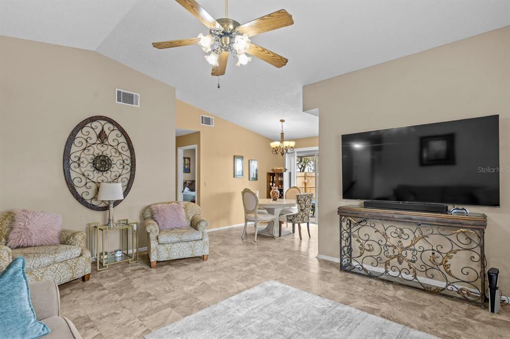 Active With Contract: $2,100 (3 beds, 2 baths, 1157 Square Feet)