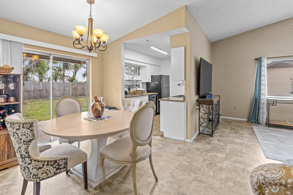 Active With Contract: $2,100 (3 beds, 2 baths, 1157 Square Feet)