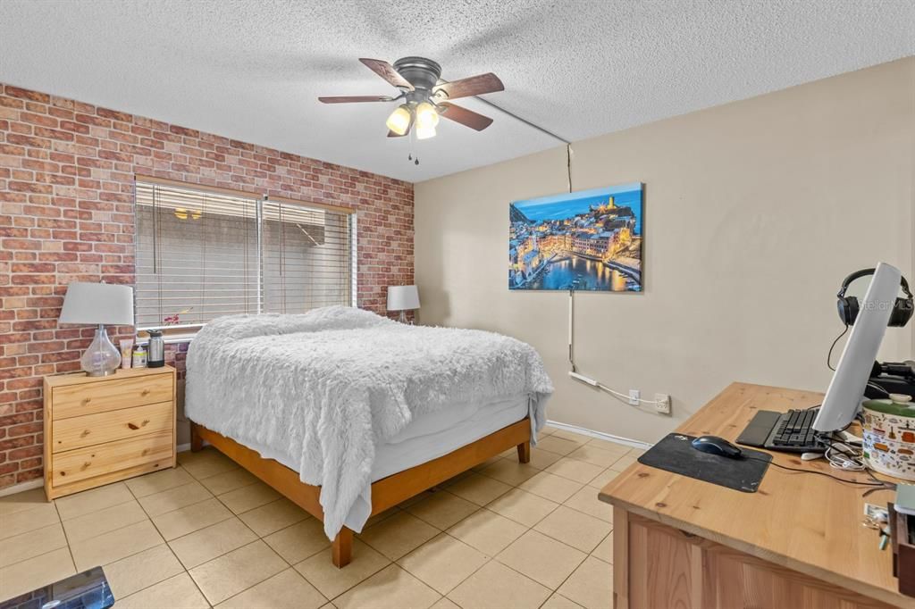 Active With Contract: $2,100 (3 beds, 2 baths, 1157 Square Feet)